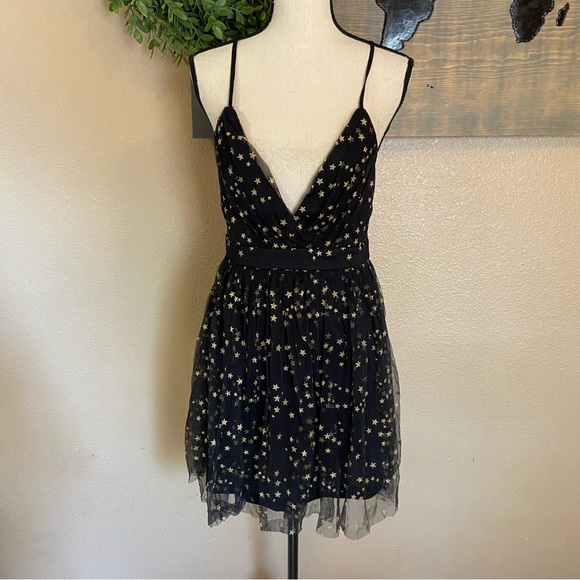 NWOT Lulus Favorite Moment Gold and Black Star Print Skater Dress - Picture 3 of 15